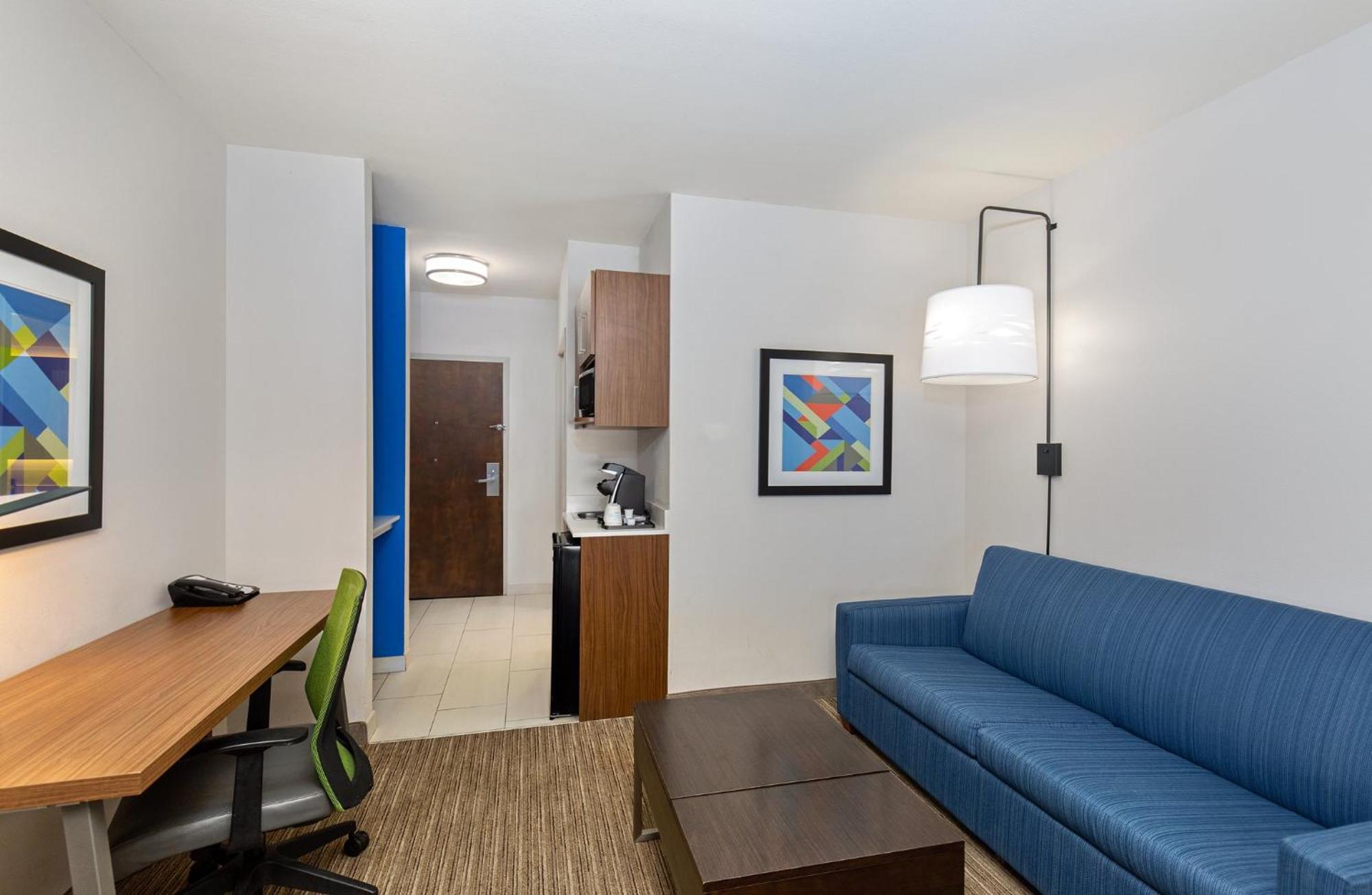 Holiday Inn Express Hotel & Suites Birmingham - Inverness 280 By Ihg Luaran gambar