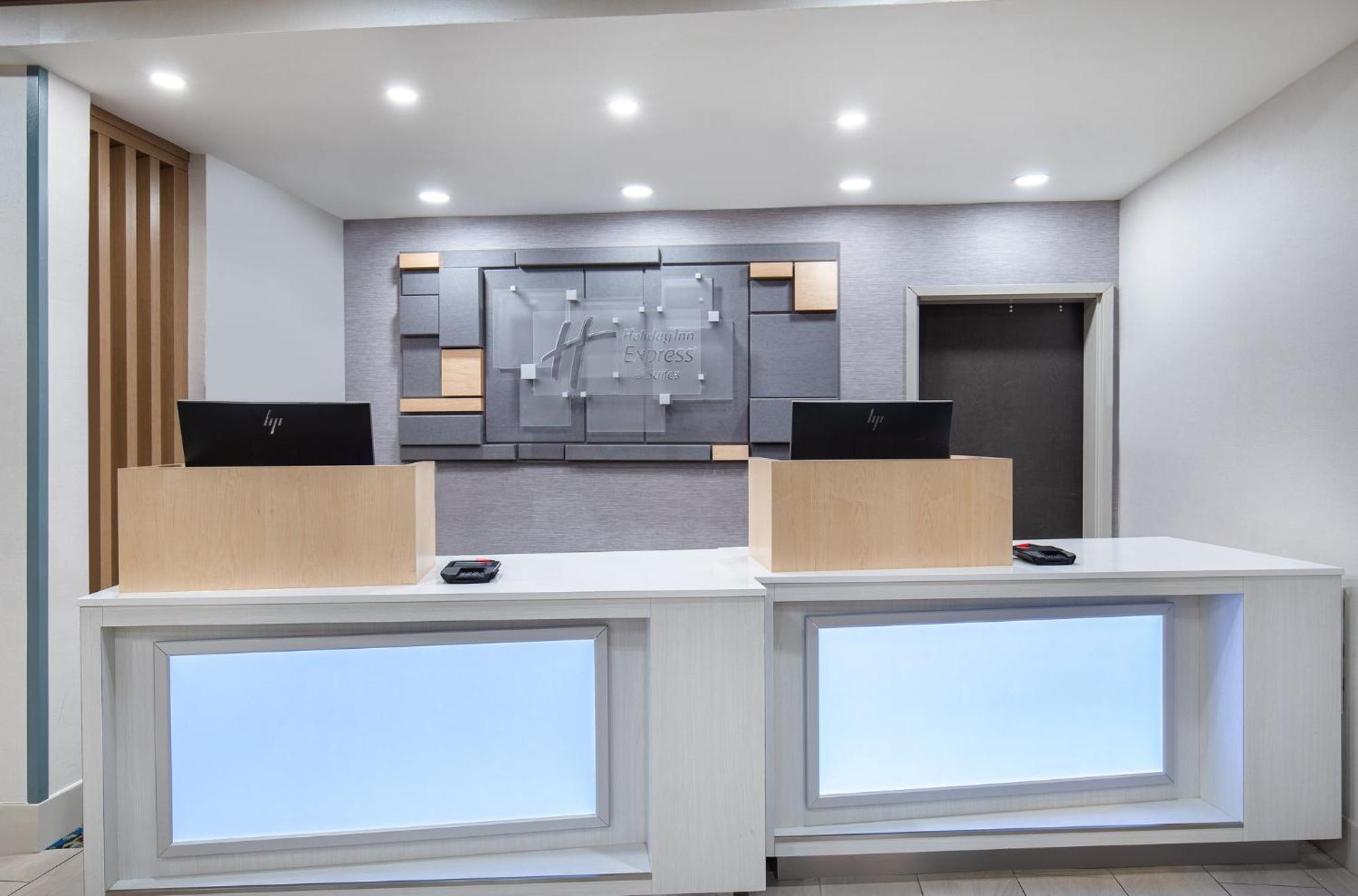 Holiday Inn Express Hotel & Suites Birmingham - Inverness 280 By Ihg Luaran gambar