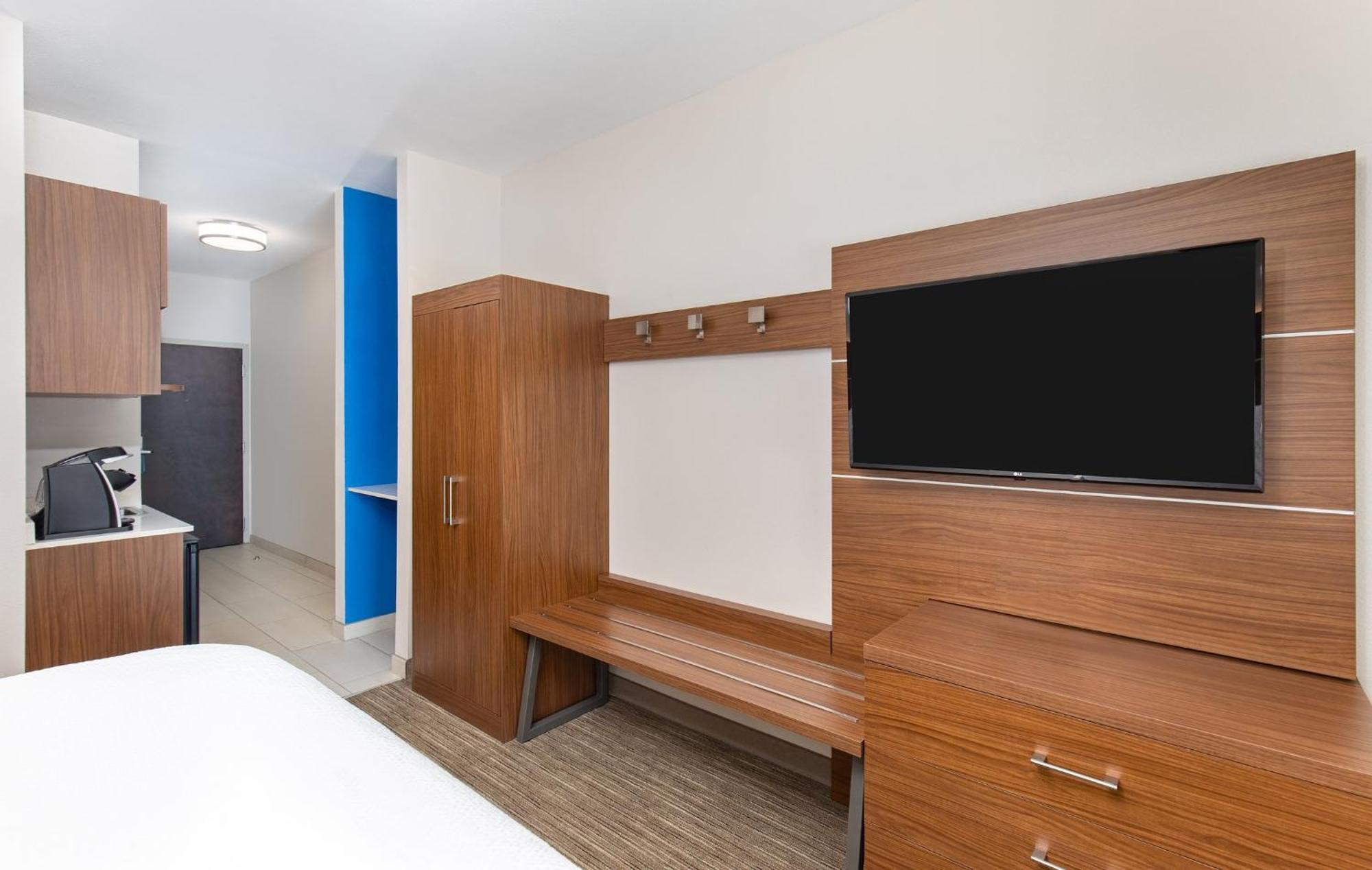 Holiday Inn Express Hotel & Suites Birmingham - Inverness 280 By Ihg Luaran gambar