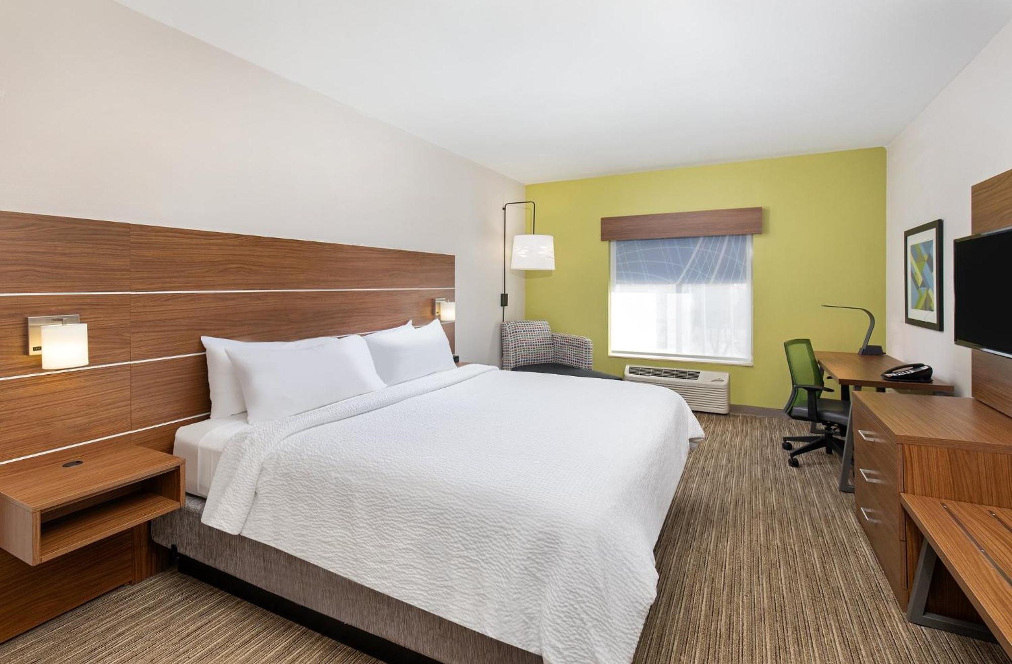 Holiday Inn Express Hotel & Suites Birmingham - Inverness 280 By Ihg Luaran gambar